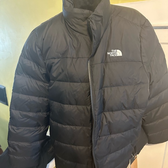 The North Face womens Black Puffer Jacket - Picture 1 of 4